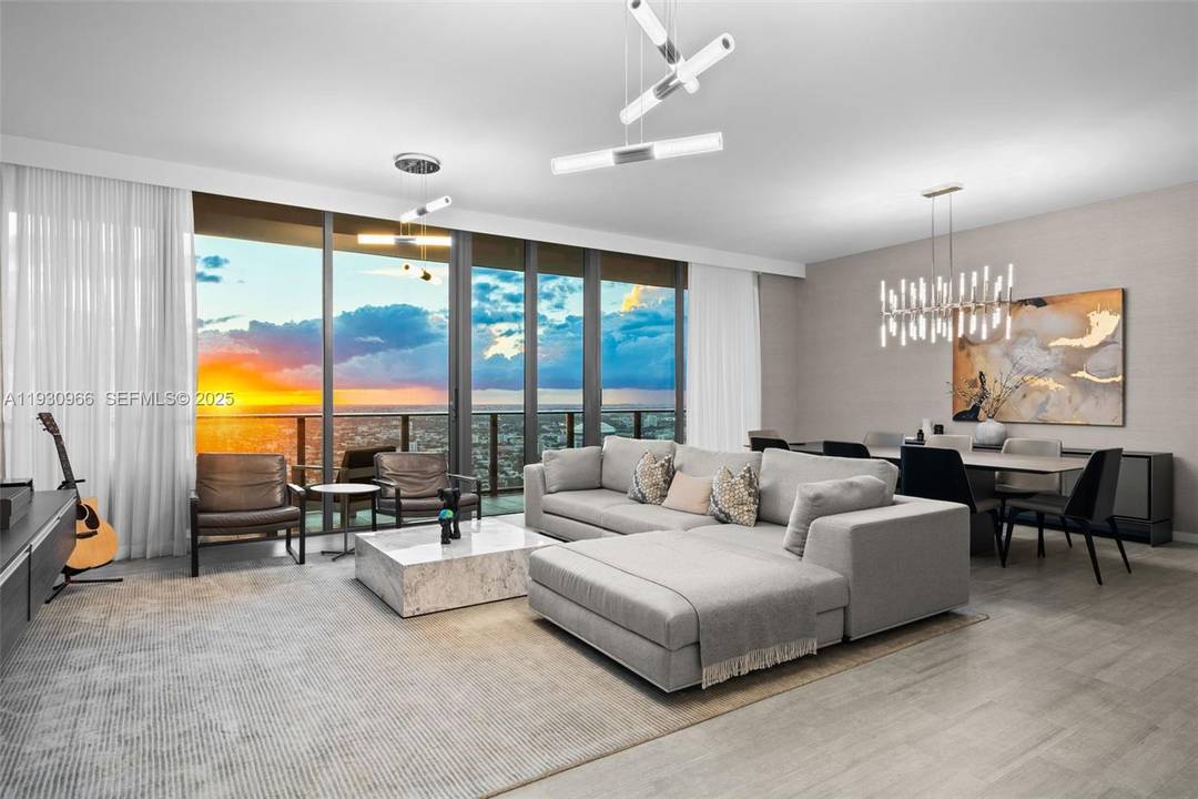 Penthouse 5904 at Brickell Flatiron offers a rare opportunity to own a truly exceptional turn key residence high above the heart of Brickell.