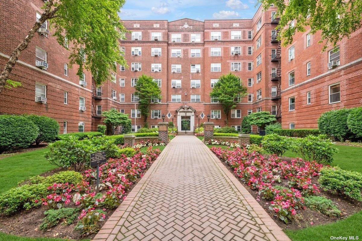 The Nathan Hale ! Forest Hills Best Doorman Pre War Building !