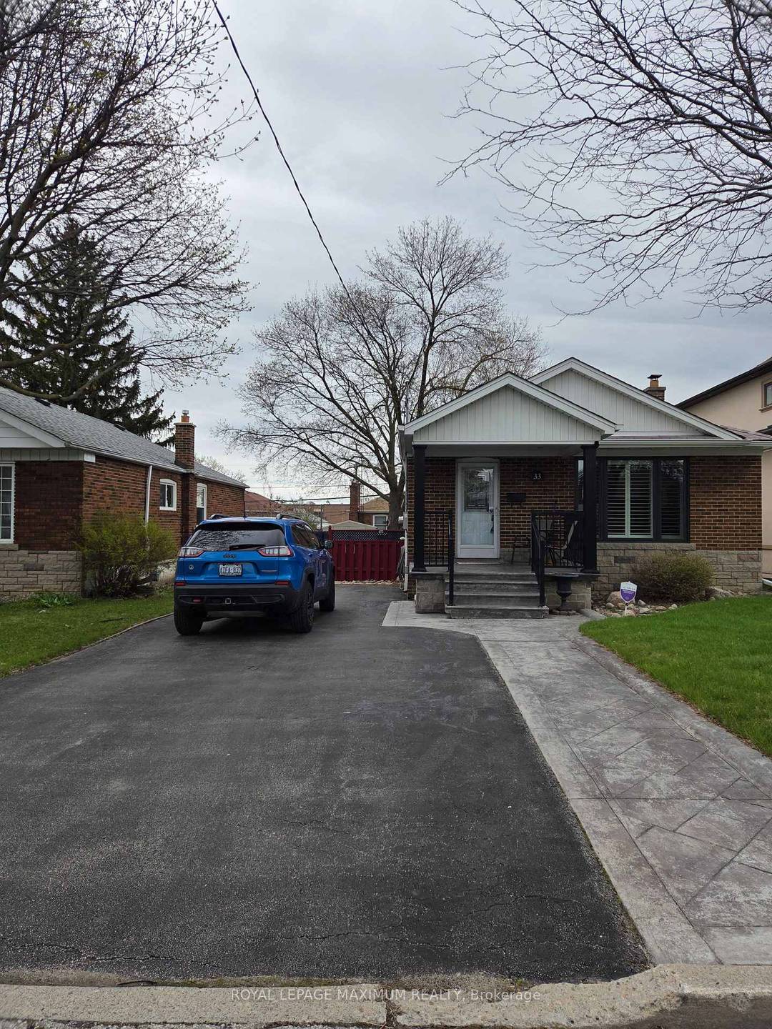 Here it is, a wonderfully renovated 3 bedroom bungalow, just under 1100 sqft, on a quiet crescent in a desirable neighbourhood.