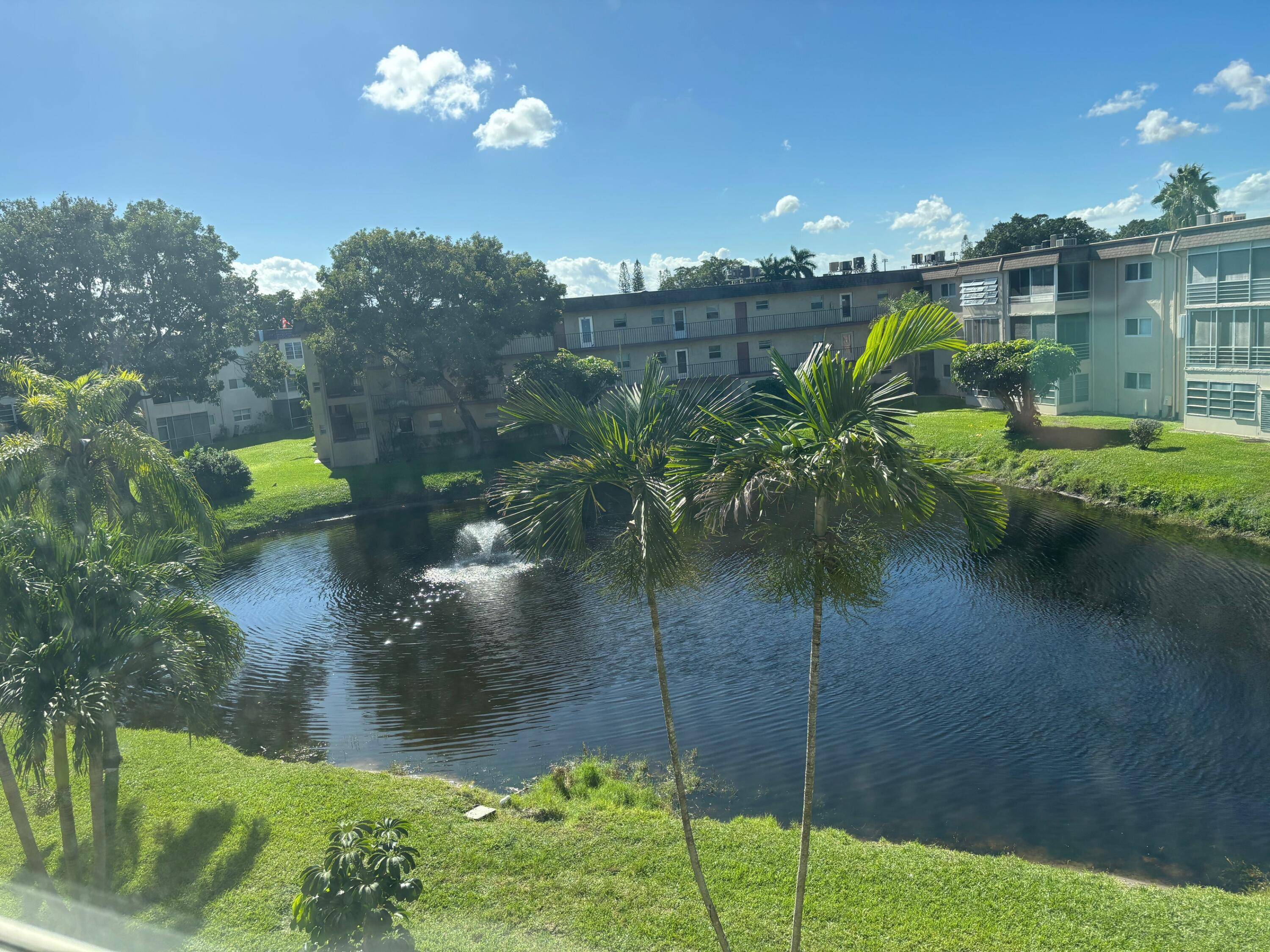 LOWEST PRICED BAHAMA MODEL IN LAKESIDE VILLAGE.