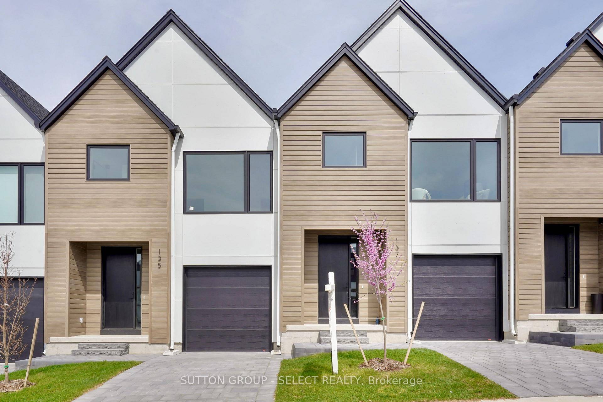 Welcome home to this beautiful, one year young modern townhome nestled in the highly desirable Warbler Woods neighbourhood.