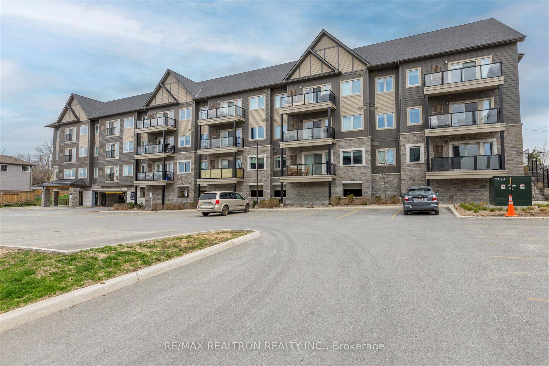 Welcome to 344 Florence Dr 108, an immaculate 2 bedroom, 2 bathroom unit in Park West Condominiums located in the wonderful and sought after Jackson Creek Meadows in Peterborough's west ...