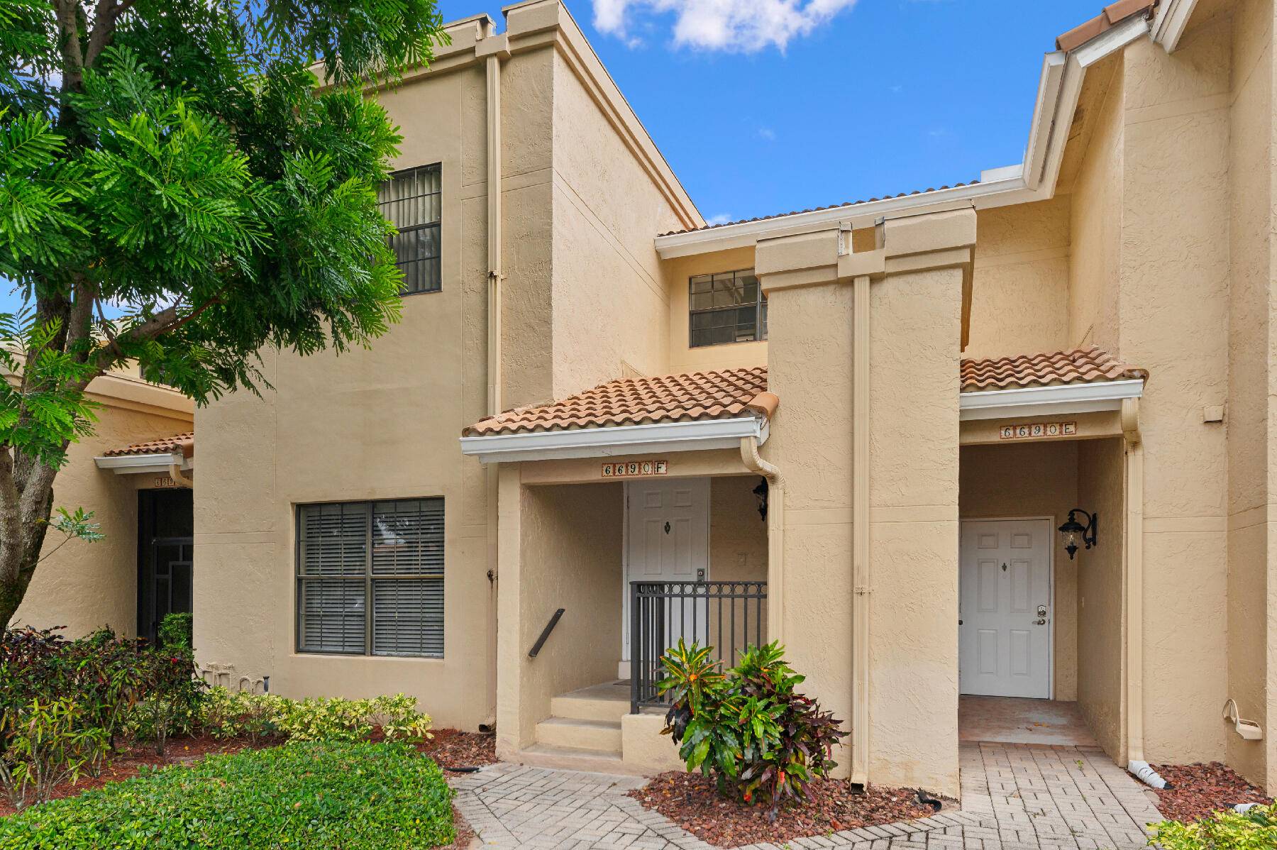 Nestled in the heart of Boca Raton, Montego Bay at Boca Pointe offers a perfect blend of comfort and elegance.