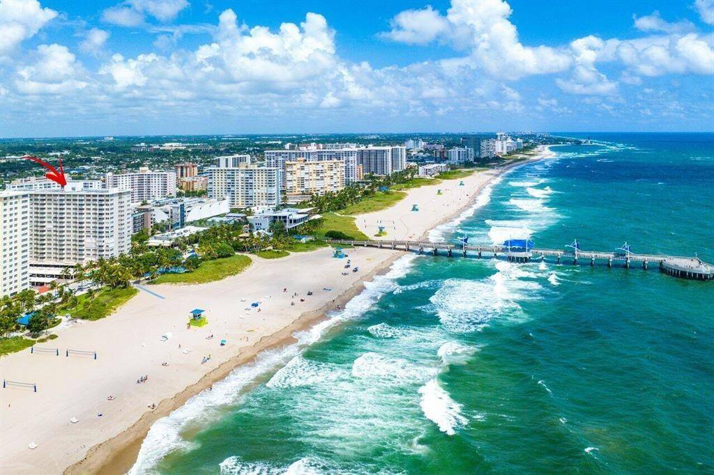 Location, Location, Location only steps to the new Pompano Pier, great restaurants, shopping amp ; beach in the heart of Pompano Beach Fishing Village !