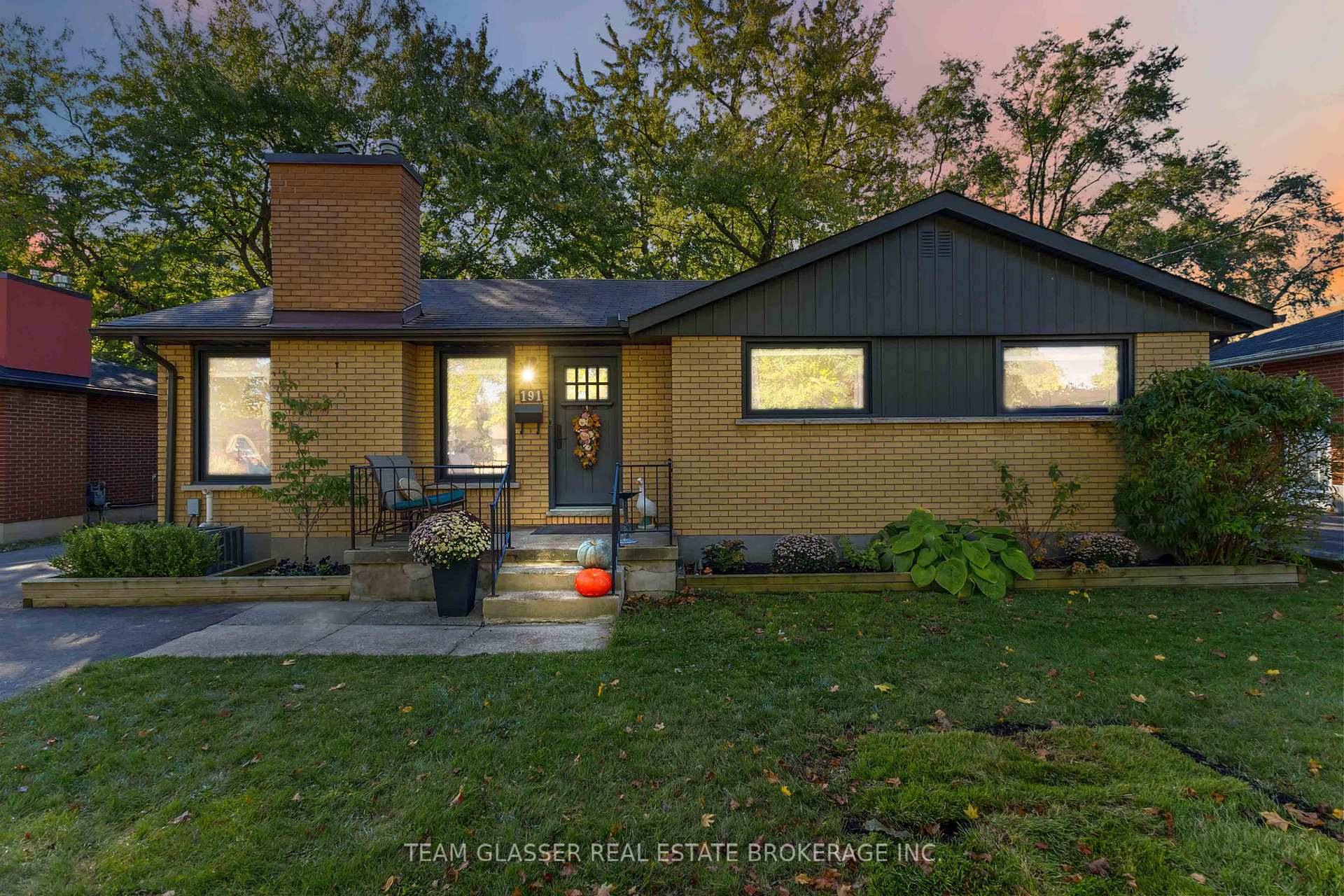 Welcome to 191 Gladman Ave, a beautifully refreshed 3 bedroom, 2 bathroom detached bungalow in London's family oriented Southcrest neighborhood, spanning 1, 059 sq ft above grade on a spacious ...