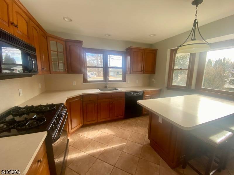 LARGE RANCH HOME LOCATED IN DESIRABLE POMPTON PLAINS.