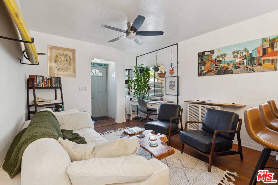 31  S. Venice Blvd 1BR Marina Del Rey La