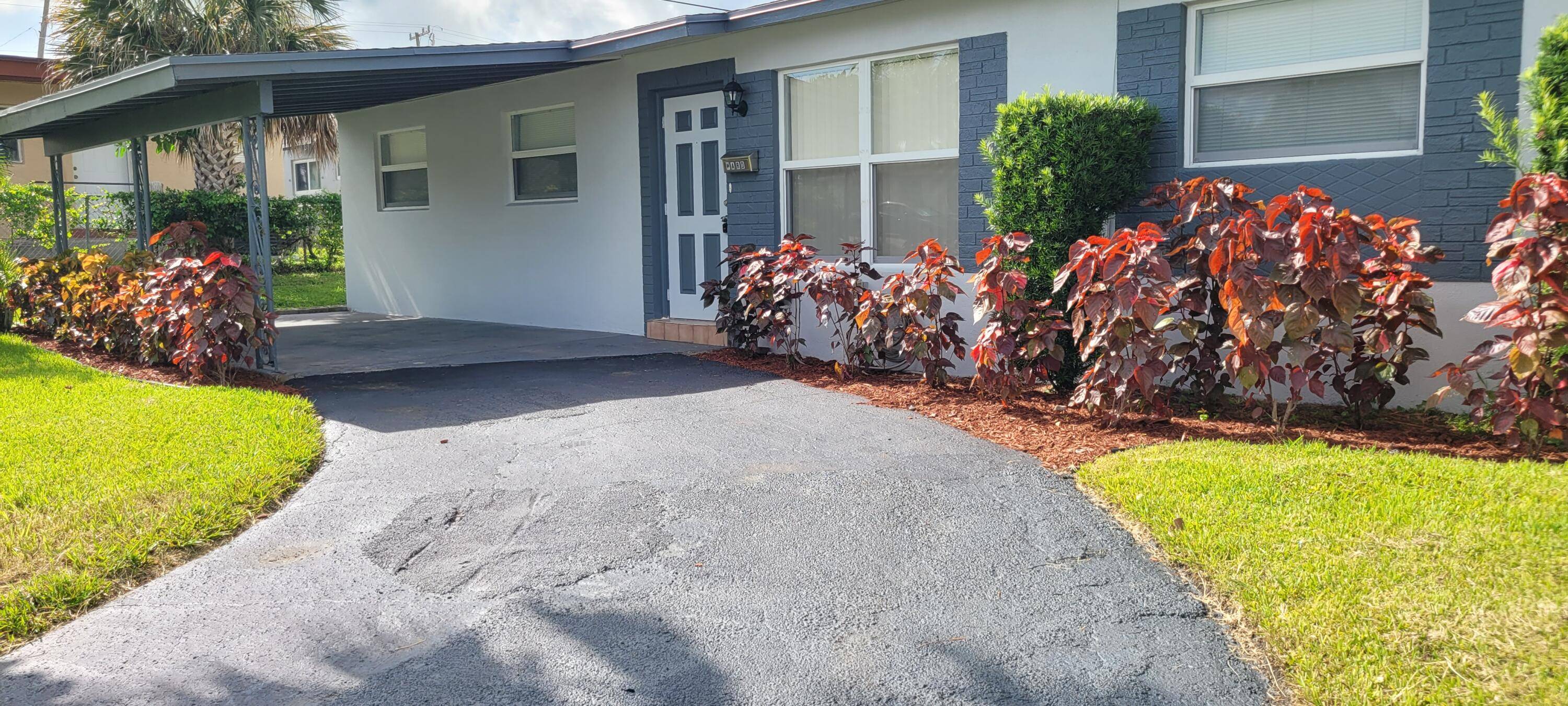 Beautiful Renovated 4 Beds 2Bath SFH.