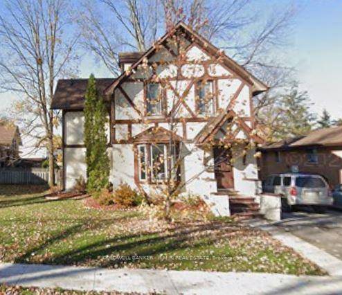 Welcome to 52 Glenelg St E.