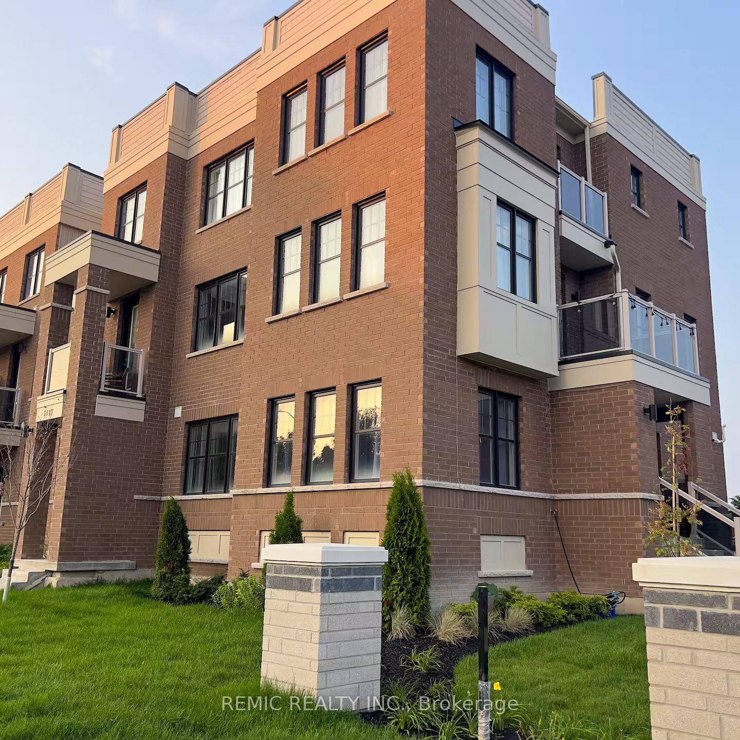 Welcome to 1423 Green Road, Bowmanville a beautifully upgraded 3 storey corner townhome offering 4 spacious bedrooms, 3.