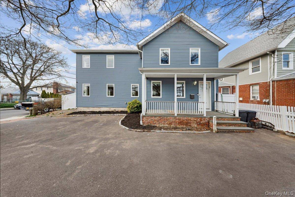 HUGE PROPERTY, LOCATION, AND NEWER CONSTRUCTION !