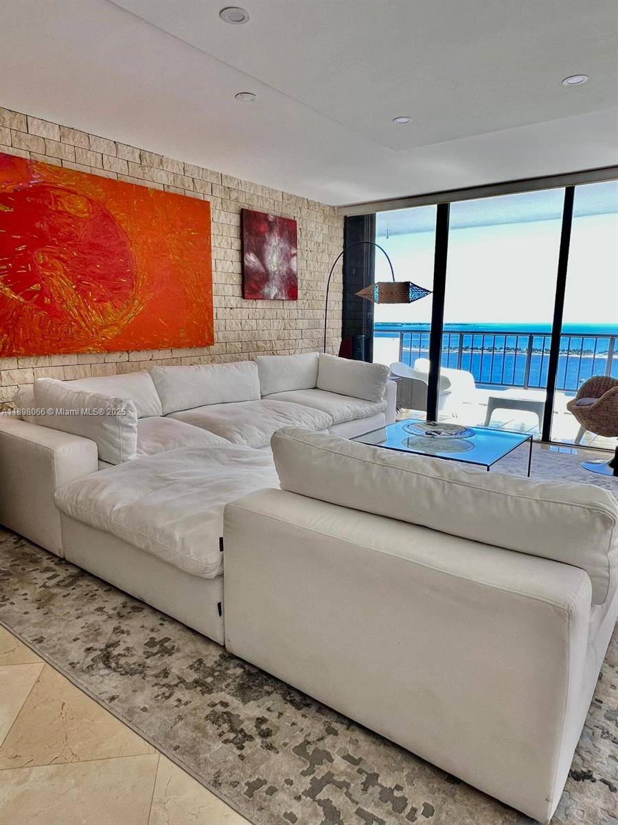 Luxury Unit Ocean Front at Villa Regina, one of the most prestigious buildings in the area.