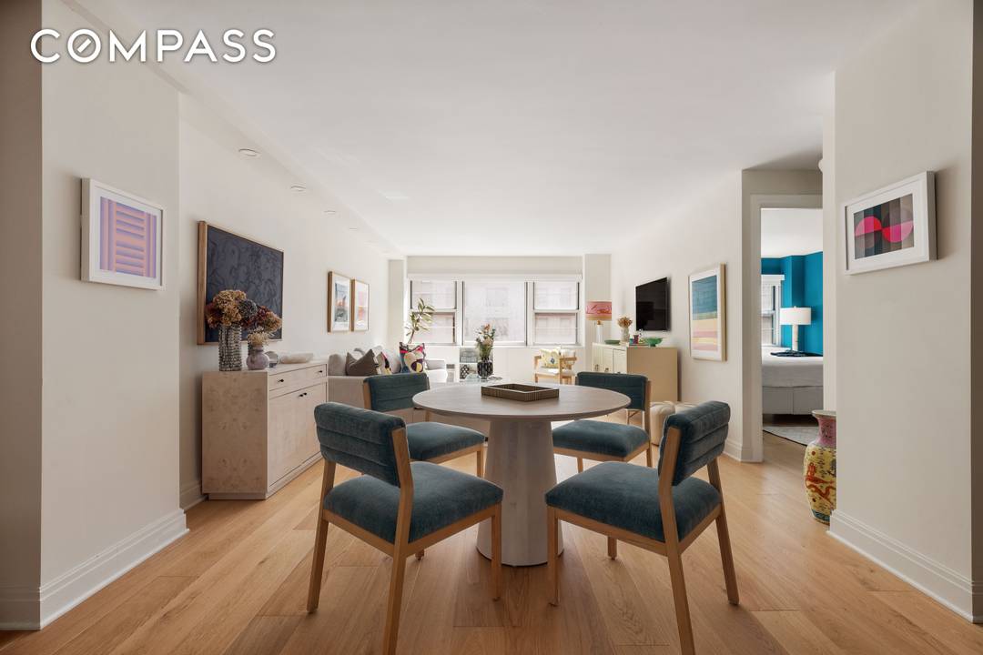 Welcome to Residence 6F at 39 Gramercy Park North a beautifully renovated one bedroom home located on one of Manhattan s most coveted tree lined blocks.