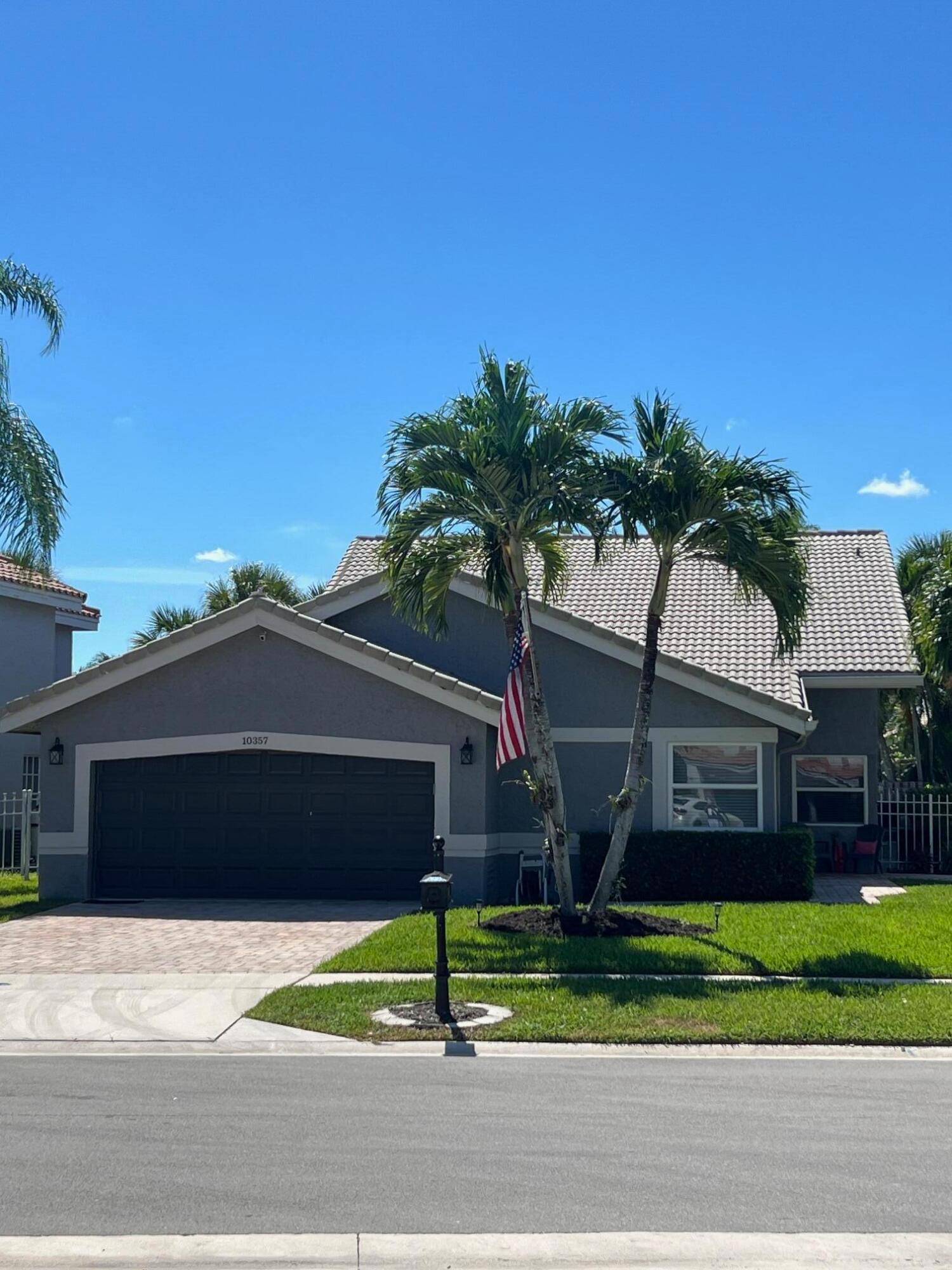 PRIVATE GATED COMMUNITY SINGLE FAMILY HOME IN VENTURA AT MISSION BAY READY FOR MOVE IN 2 CAR GARAGE PRIVATE SWIMMING POOL AND DECK AREAS SPLIT FLOOR PLAN ALL NEW IMPACT ...