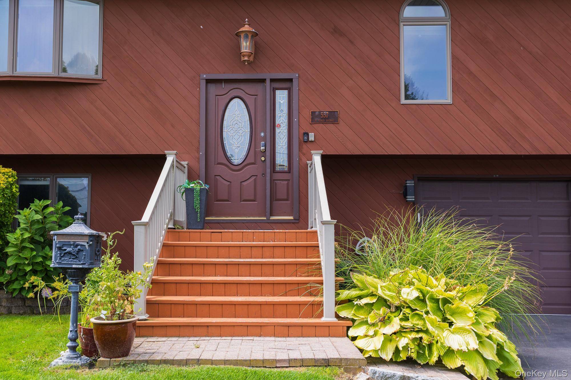 Welcome to 757 N Kings Ave, an exceptional high ranch in the coveted Lindenhurst neighborhood.