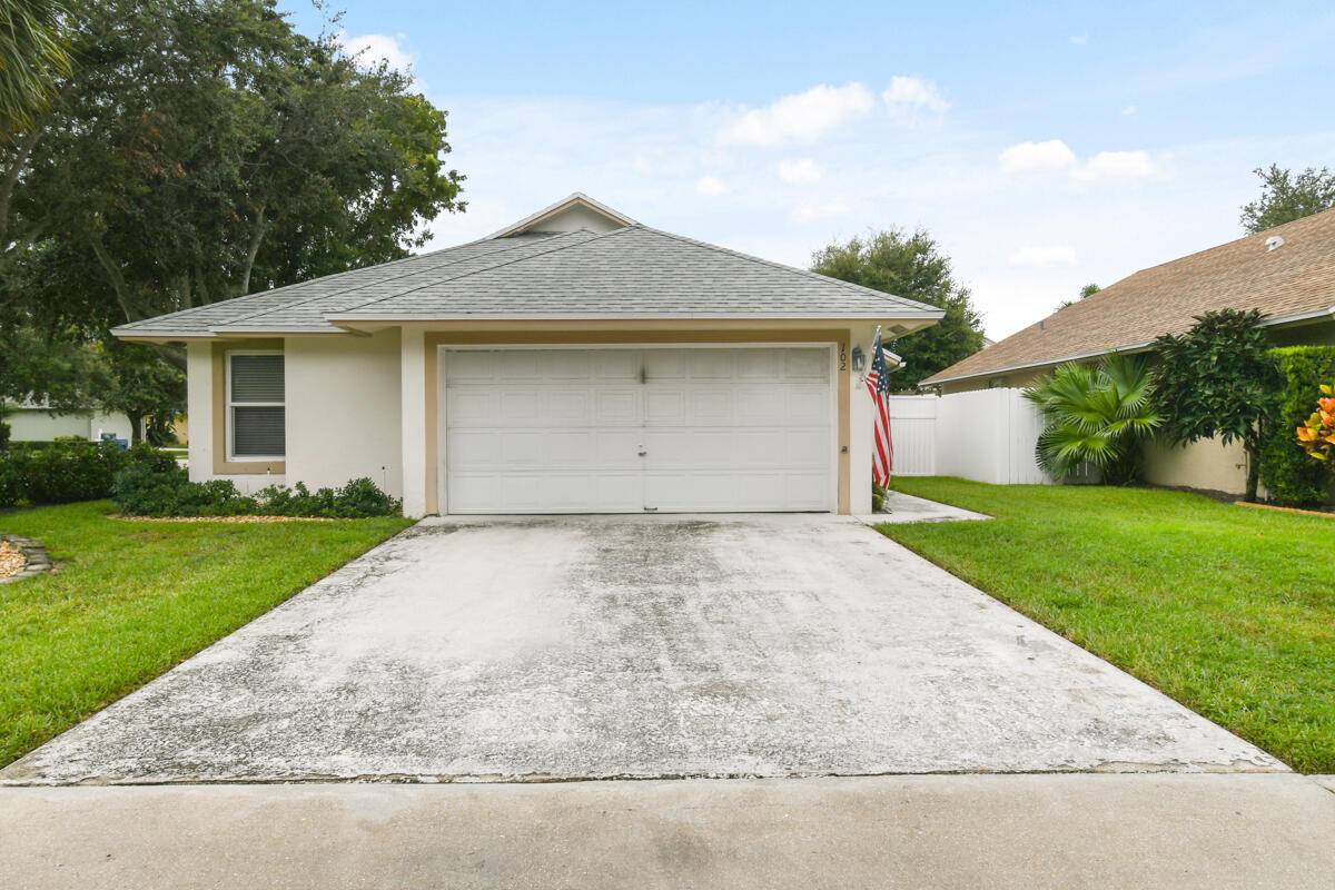 PRICED TO SELL. 3 bedroom, 2 bath home located in the desirable community of Pennock Landing in the heart of Jupiter.