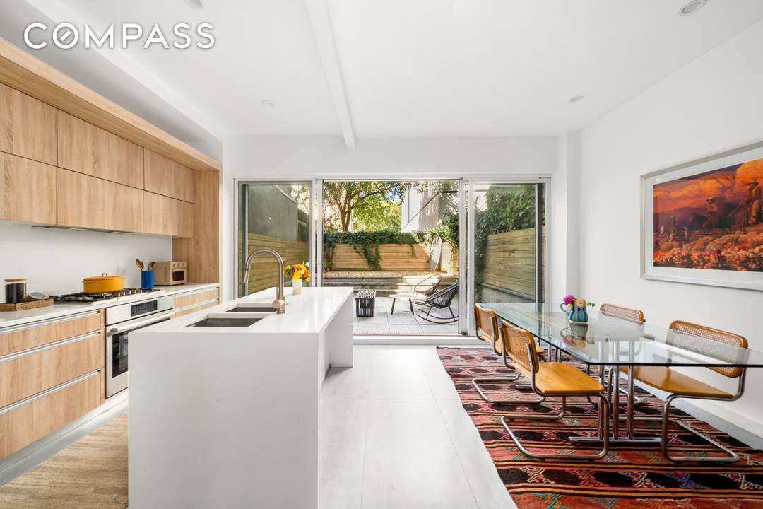 Refined Design Meets Relaxed Living At the crossroads of Williamsburg and Greenpoint, discover a home that effortlessly balances modern sophistication with everyday comfort.