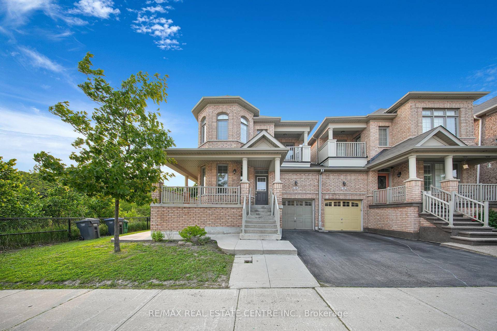 Exceptionally upgraded 4 plus 2 bedroom 4 bathroom semi detached home offering over 2600 square feet of living space, located on a premium ravine side lot in the sought after ...