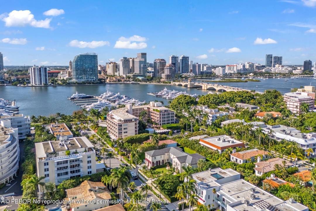 Charming 2 BR 2BA apartment on one of the most desirable streets close to Worth Avenue.