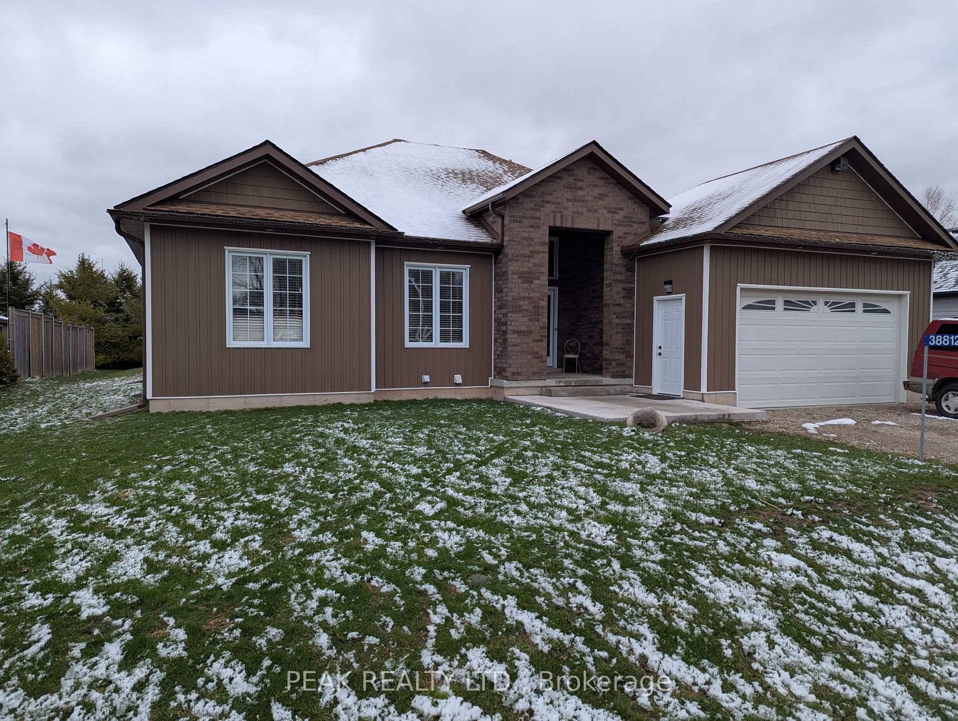Three bedroom bungalow with self contained 2 bedroom in law setup.