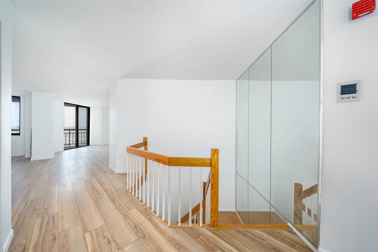 1506 HARMON COVE TOWER Condo New Jersey