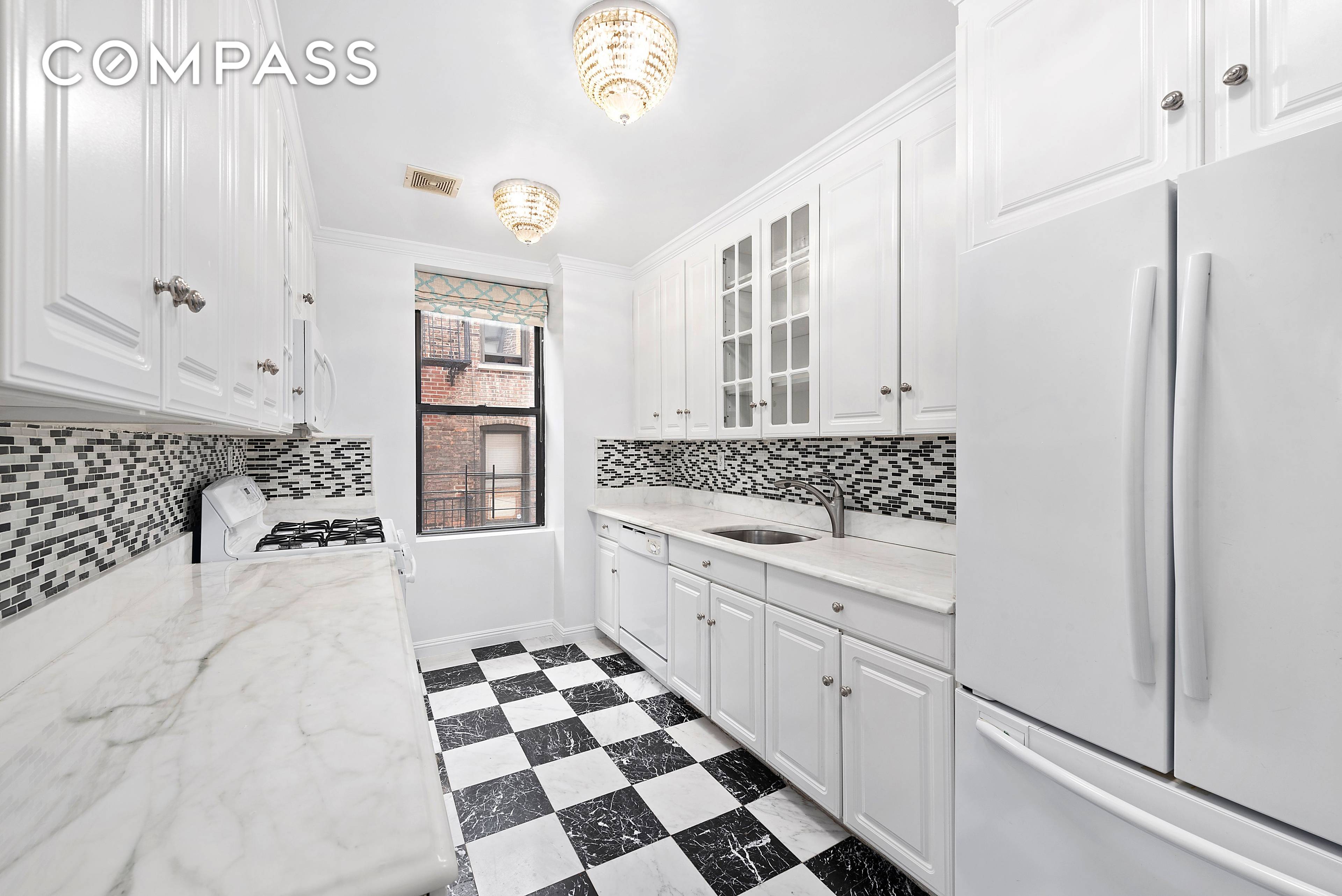 This gorgeous Prewar Park Avenue building welcomes you home to apartment 4D, consisting of 3 bedrooms, and 2 bathrooms.