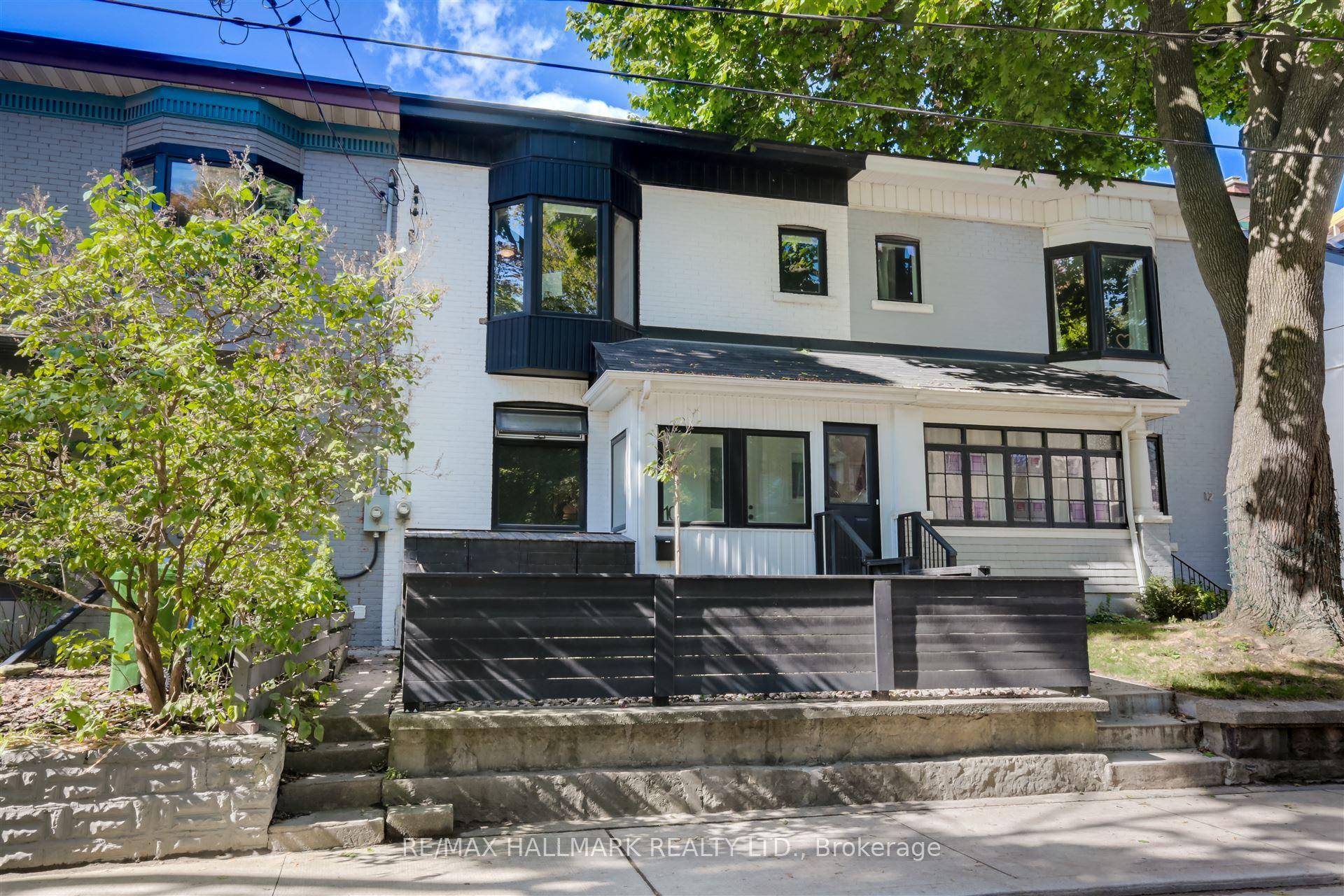 Welcome to your new home in the heart of Leslieville, nestled on a quiet, tree lined, one way street that epitomizes urban tranquility.