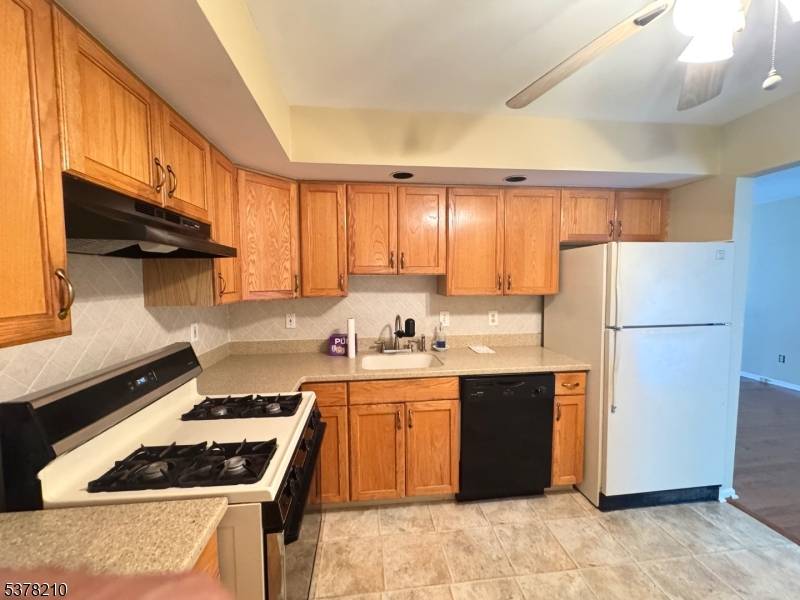 Beautiful and spacious 2 BR and 2.