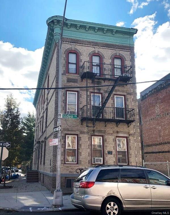 Rare opportunity to own a LEGAL 6 family building in Flatbush Brooklyn offered for under 1M.