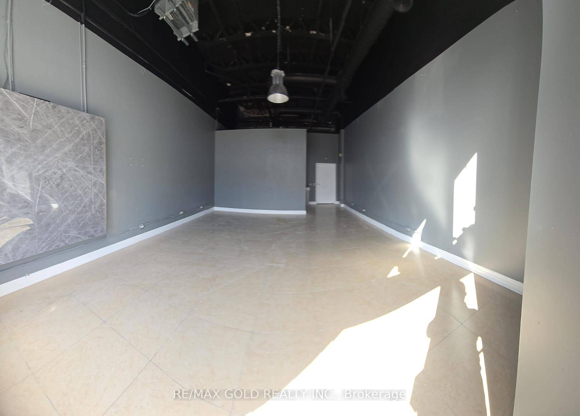 Versatile Retail Office Space in Prime Plaza All Inclusive Situated in one of the city's busiest and most desirable plazas, this versatile commercial unit offers outstanding visibility, steady foot traffic, ...