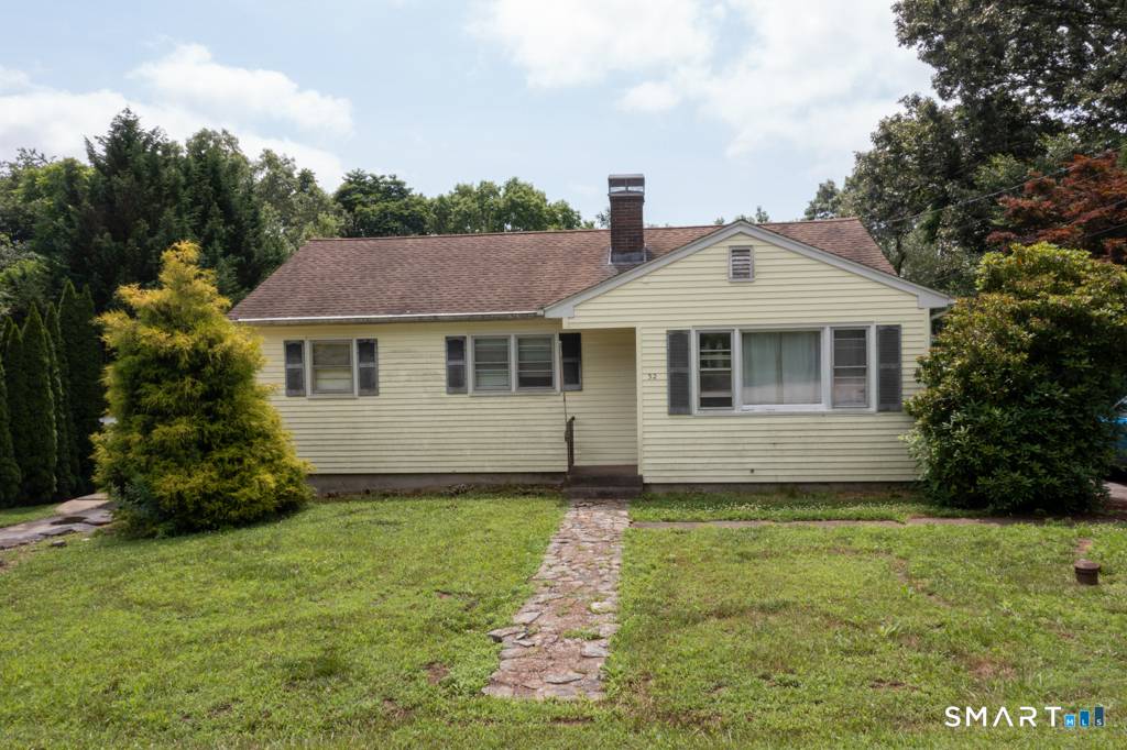 Welcome to 32 Cedar Lane in Uncasville.