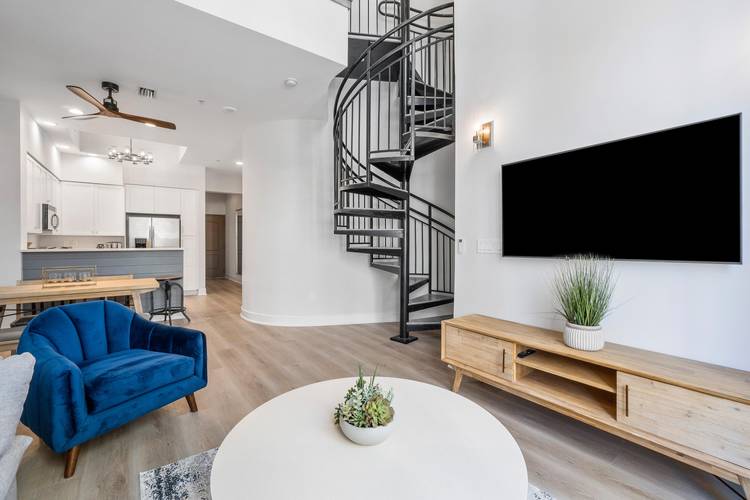 Experience sophisticated urban living in this stunning, fully renovated 1 bedroom, 1.