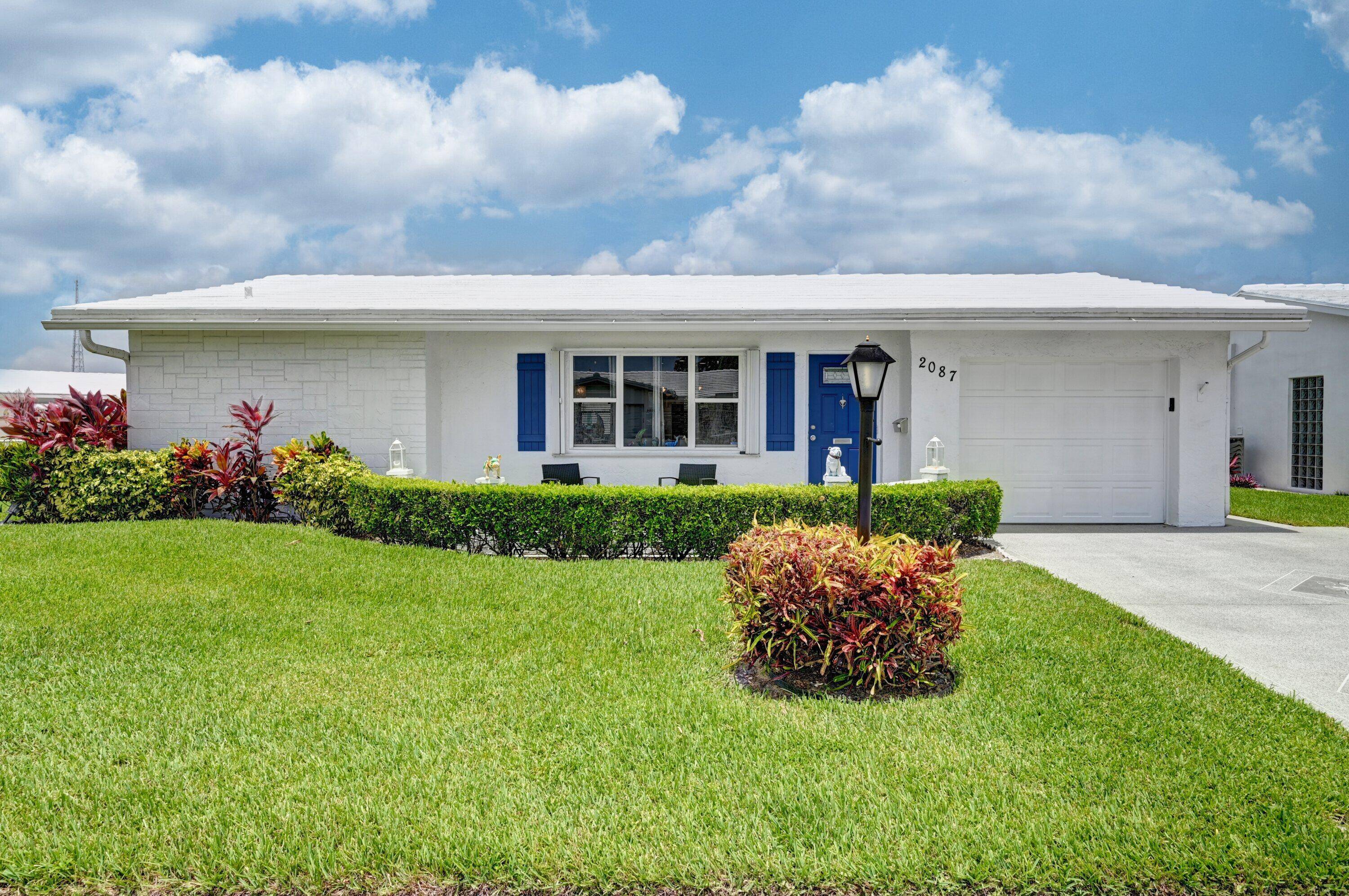 Fully Renovated Home on Oversized Corner Lot in Leisureville !