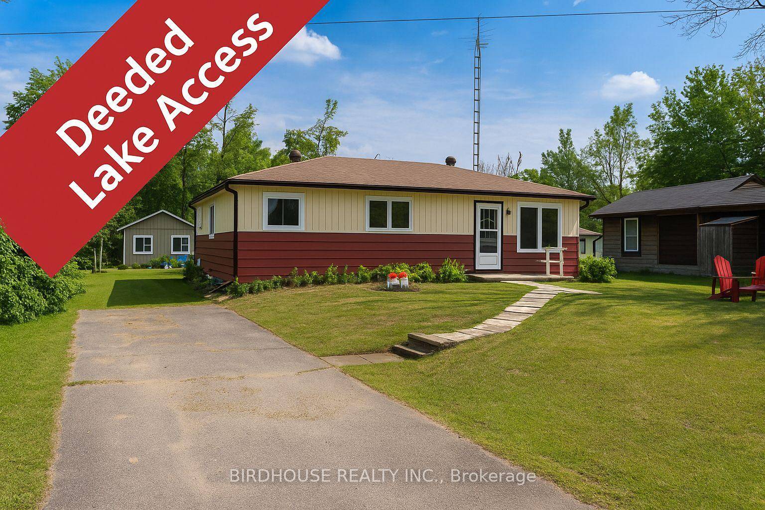 Charming 3 Bedroom Bungalow Near Cameron Lake !
