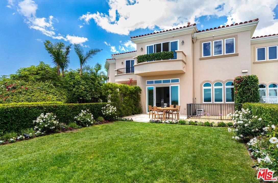 23929   De Ville Way 3BR Malibu La