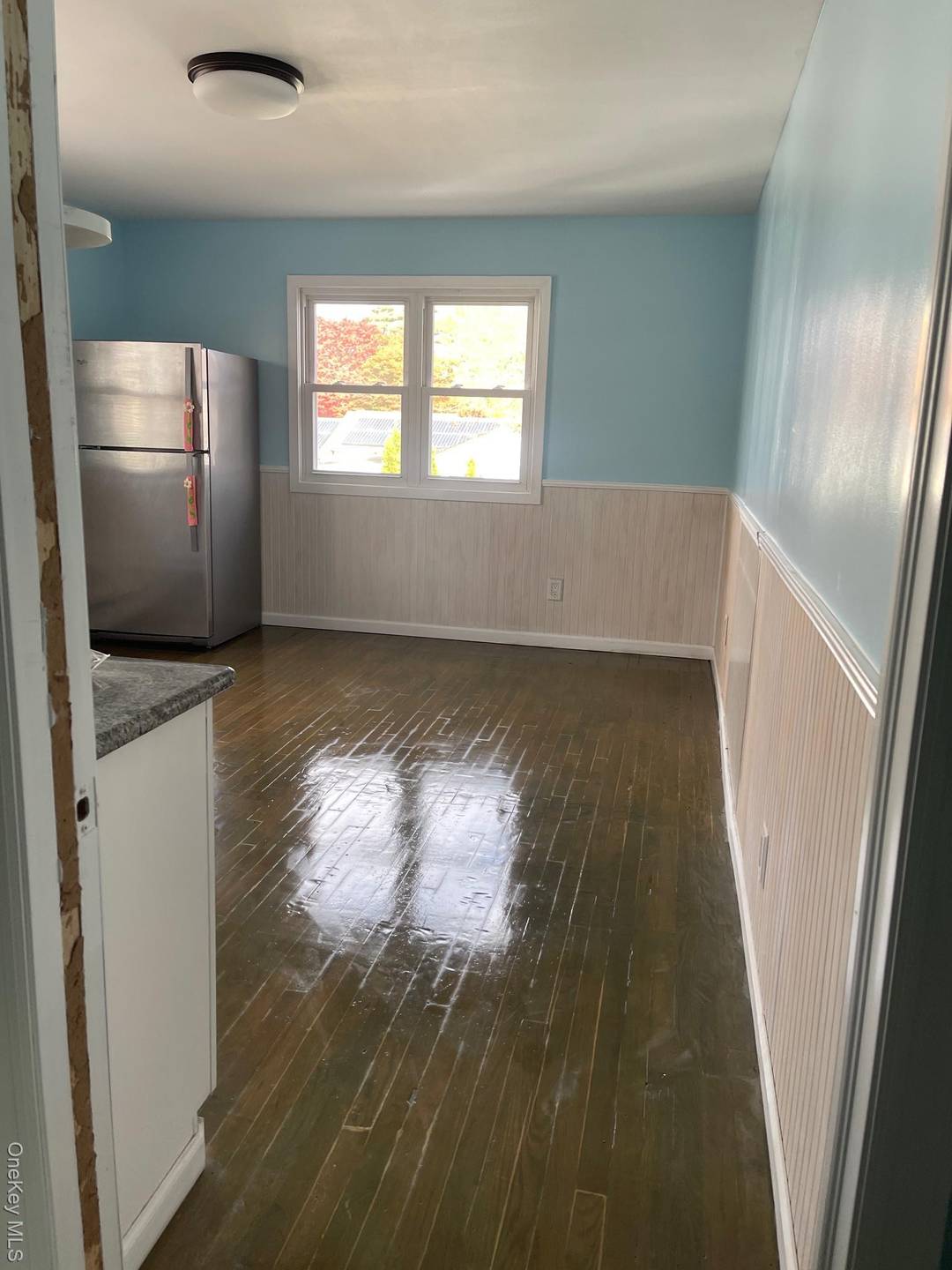 NICELY RENOVATED 3 BR 2 full baths, eat and kit, living room, 2ND FLOOR APARTMENT WITH SEPERATE ENTRACE, closer to all high way, restaurant, mall, fast foods, Trains, Buses in ...