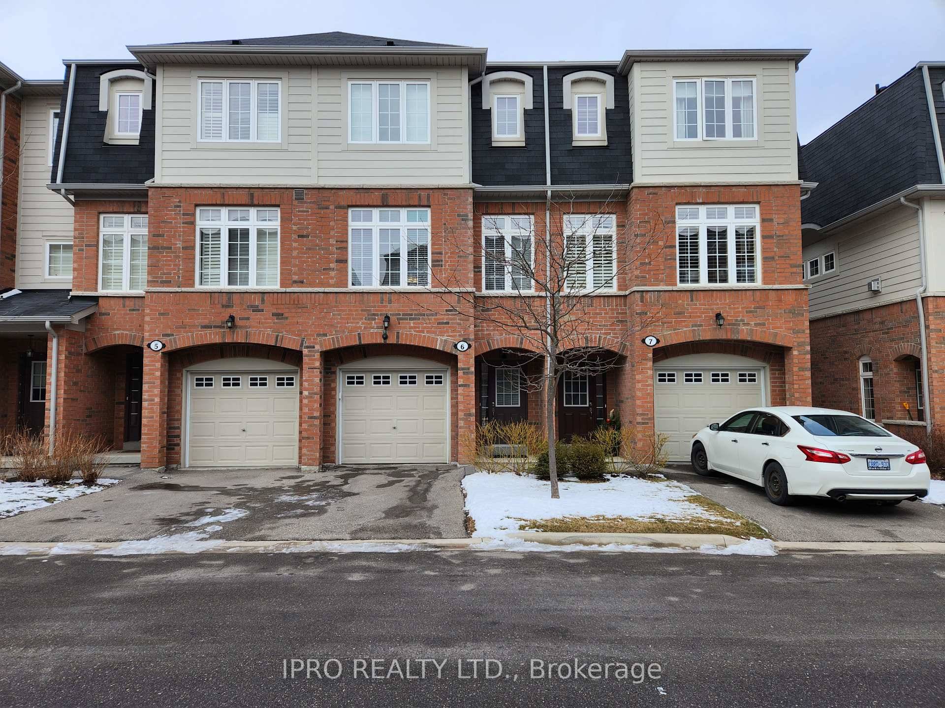 Lakeview Community stunning 2 one bedroom Executive Townhome with modified custom design for larger bedrooms with room for king size bed in Master bedroom ; offering den 3rd bedroom on ...