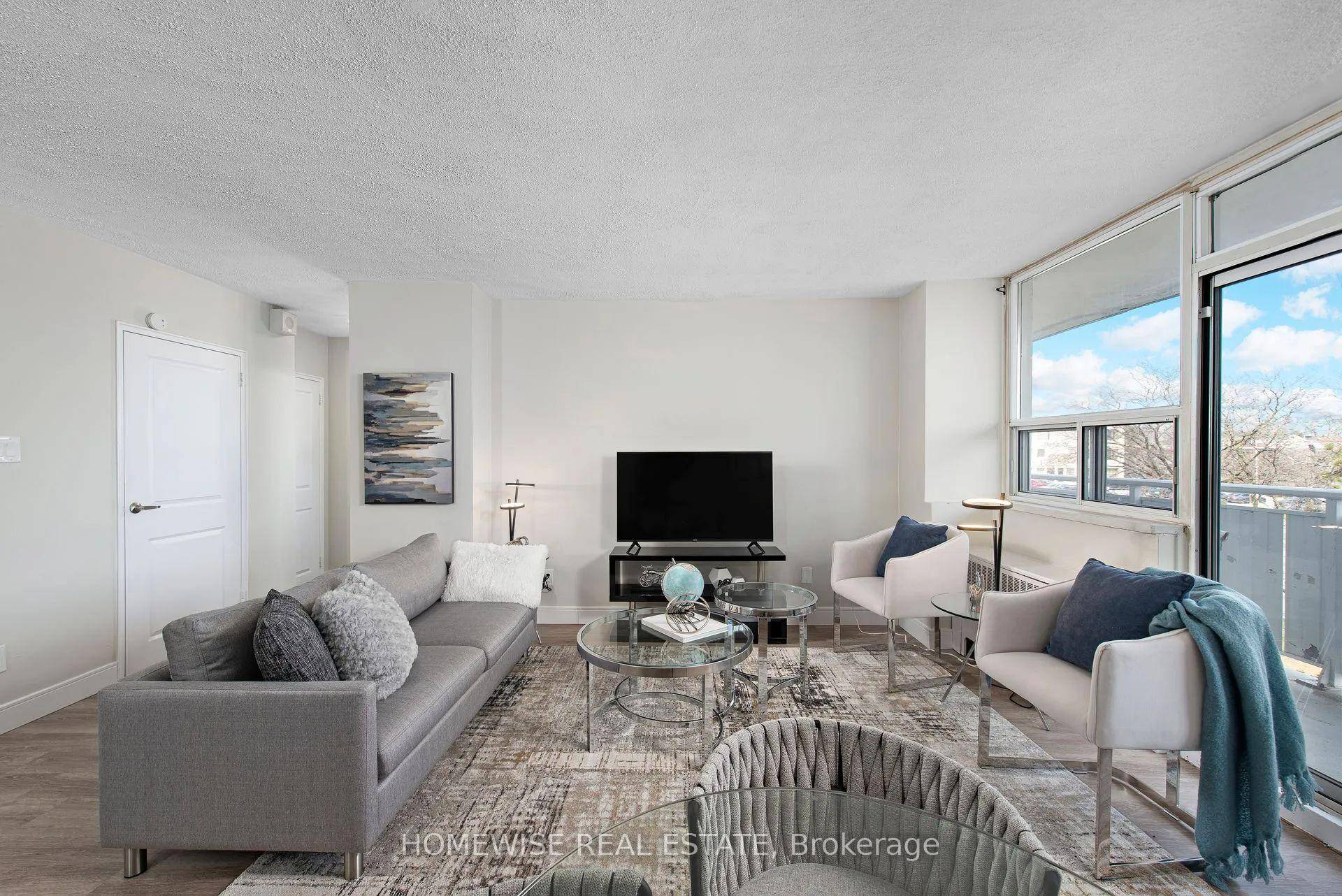 Beautifully renovated 1 bedroom apartment is open concept and has new stainless steel appliances.