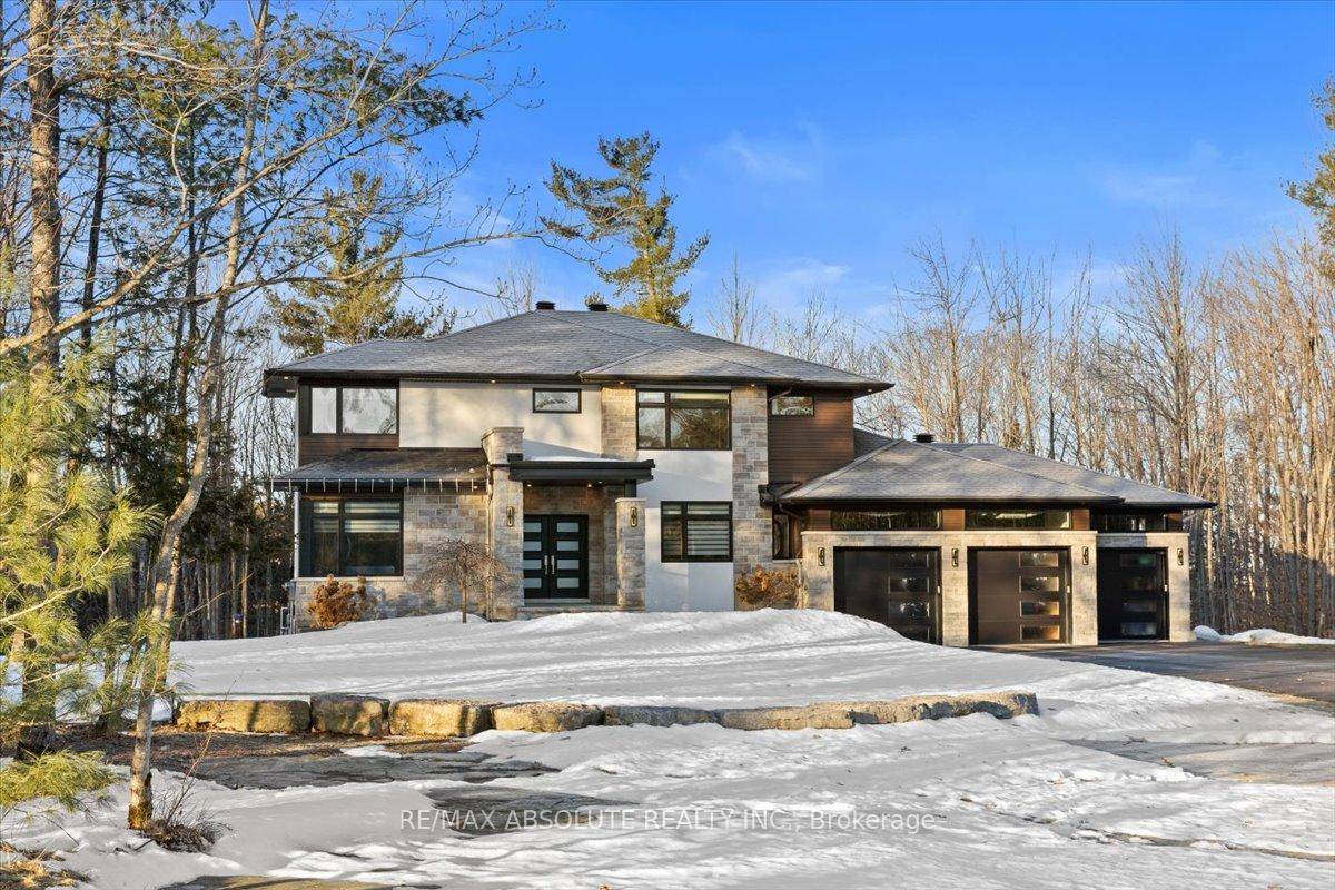 Derbeyshire is THE sought after street in Kanata North !