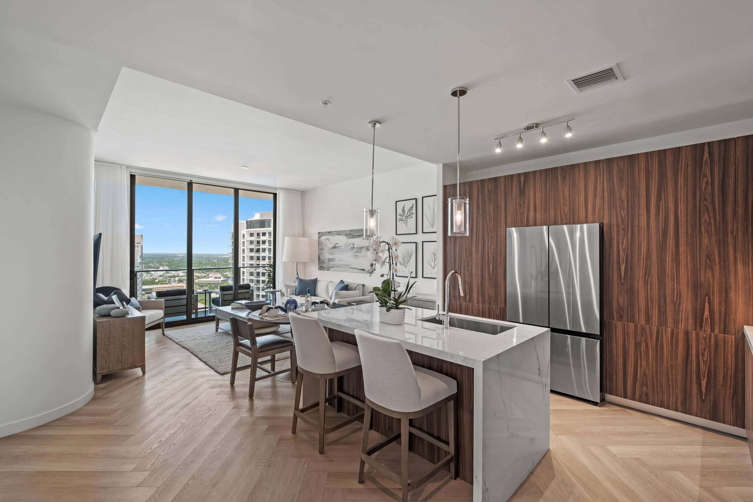 Veneto is an urban oasis with city energy and a low key pace, set at the heart of Fort Lauderdale's lively downtown.
