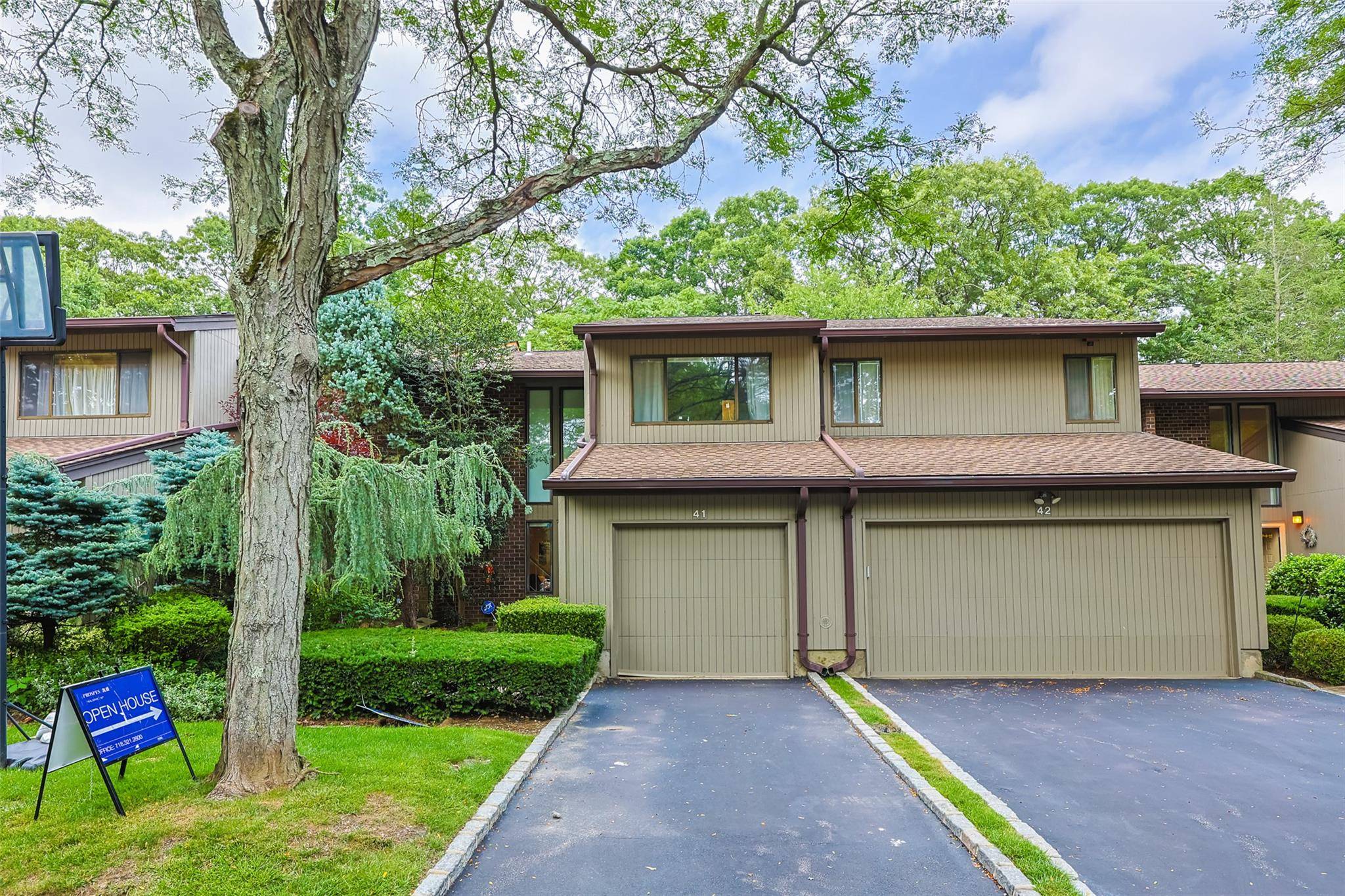 Welcome to this spacious 3 bedroom, 2.