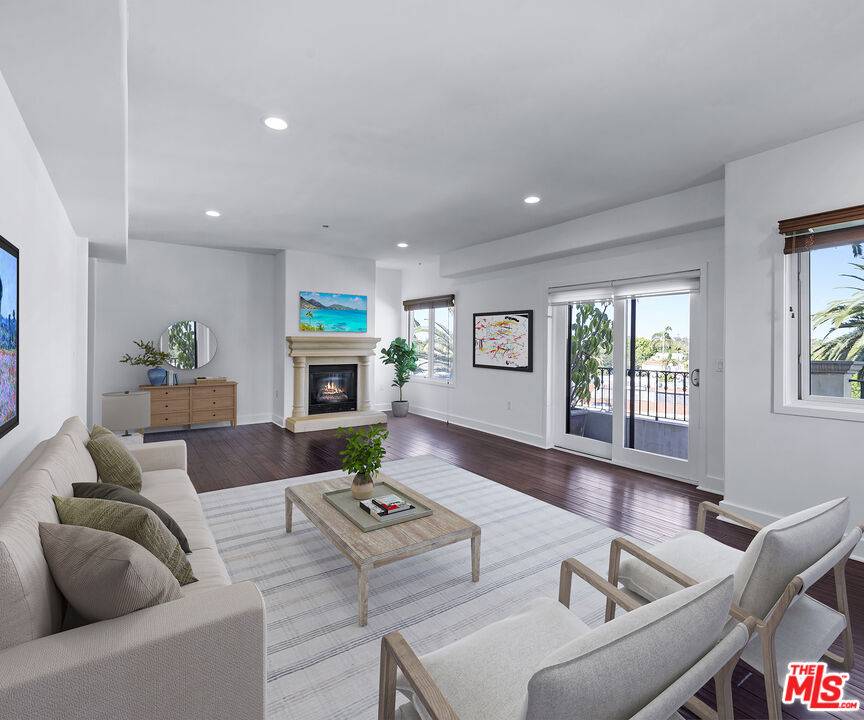 155 N Hamilton Dr 3BR Beverly Grove La