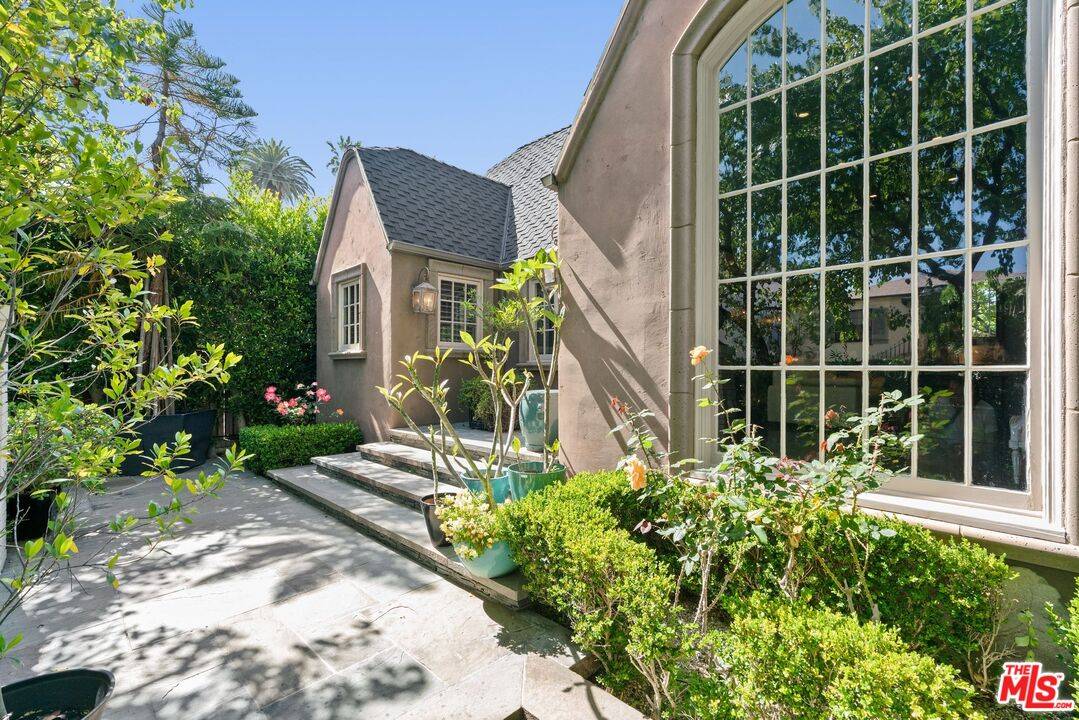 9053   Elevado St 2BR Sunset Strip La