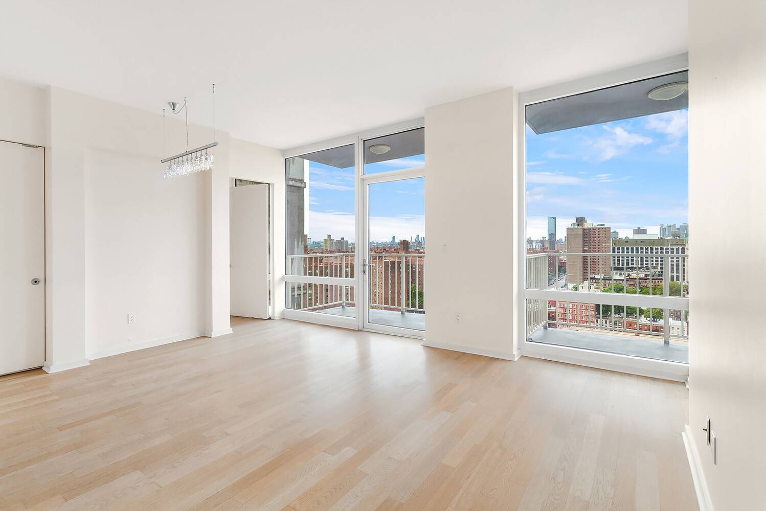 RARE 2 bedroom, 2 bathroom Penthouse with TWO BALCONIES and unobstructed views of the city skyline !