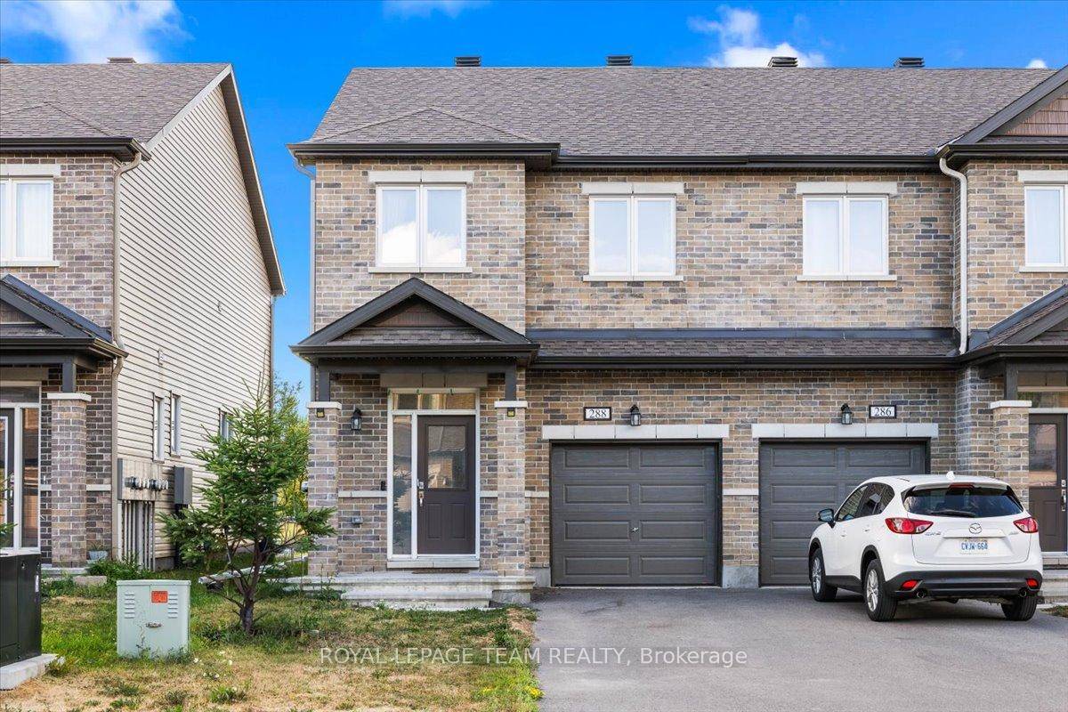 End Unit ! Step into this beautifully maintained 3 bedroom, 3 bath end unit townhome with no rear neighbours, ideally located just minutes from parks, shops, and schools.