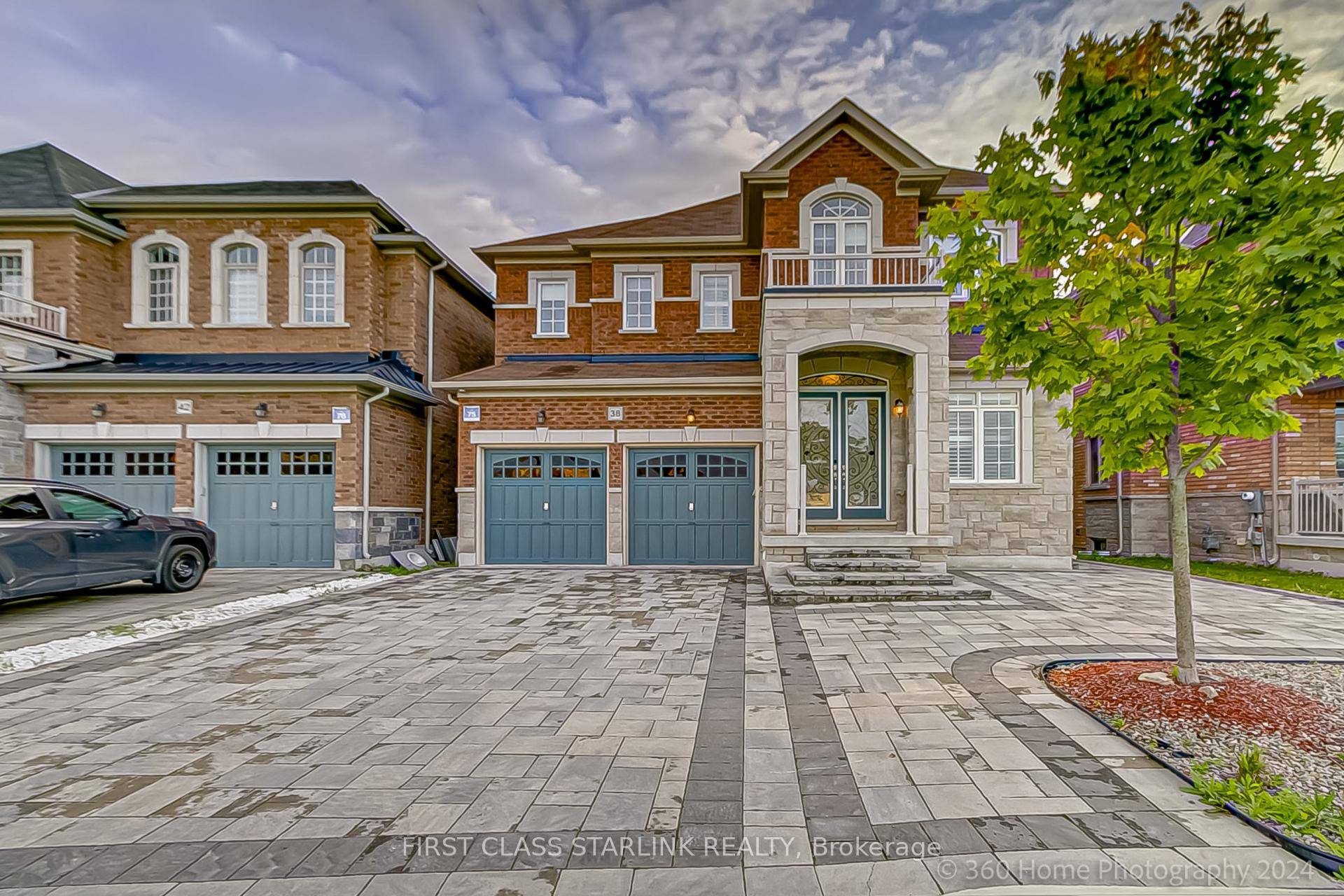 This stunning ravine lot home offers approximately 4, 500 sq.