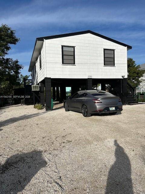 A completely remodeled property featuring a new roof installed in 2024, new flooring, and termite treatment performed in 2025.