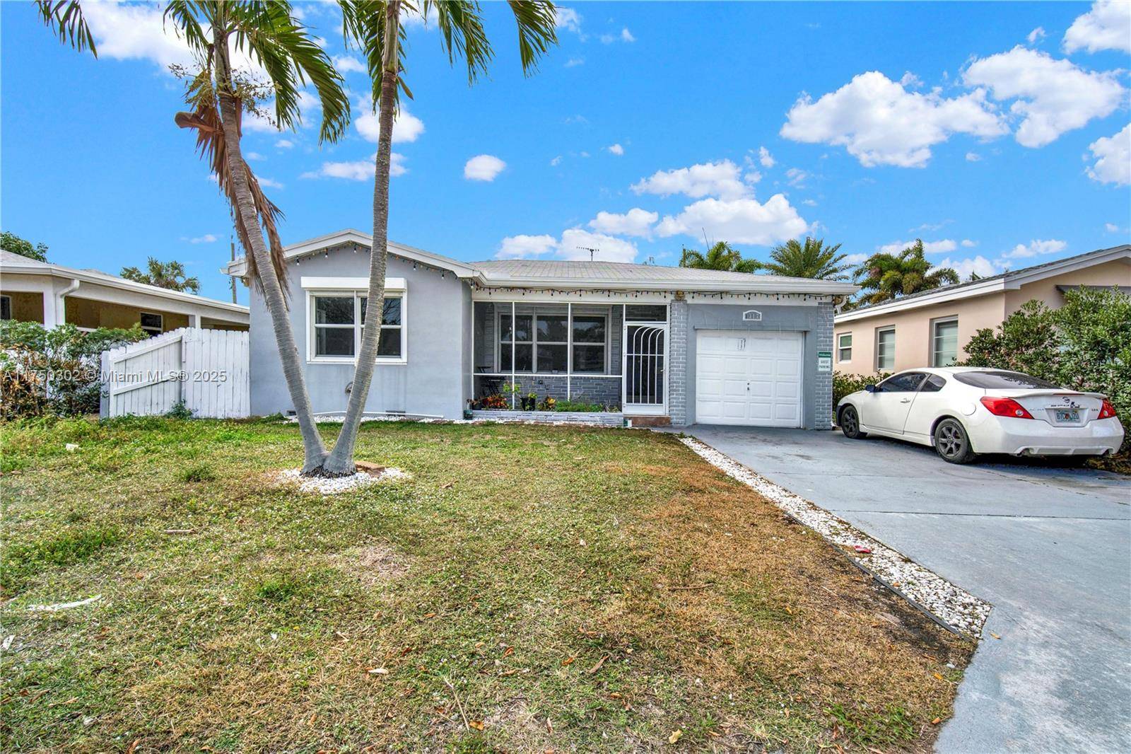 Fantastic opportunity in Lake Worth Beach just few blocks from the sea and in the middle of the action.