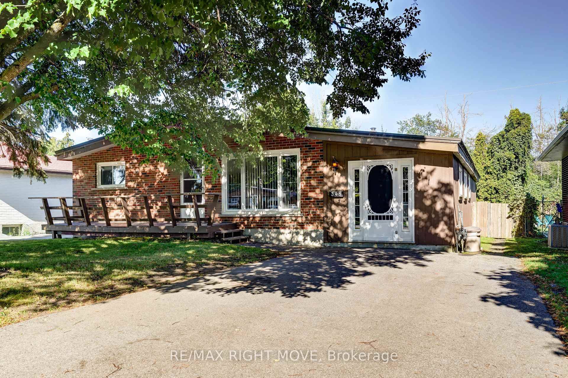 Welcome to 348 Collins Drive in Orillia a spacious bungalow full of potential, located in a sought after, family friendly neighbourhood just steps from Lake Simcoe and a public boat ...