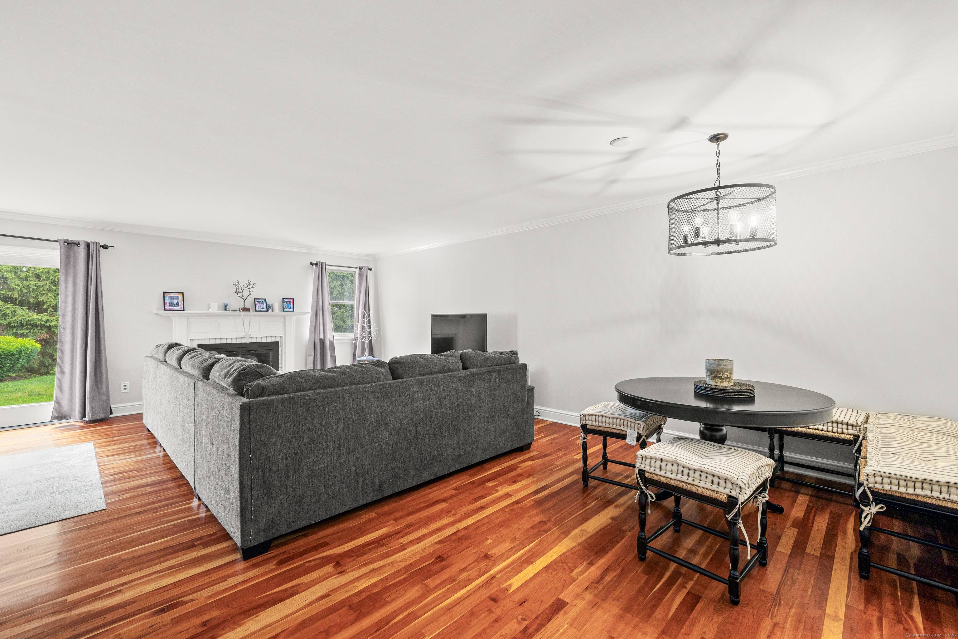 Beautiful Spacious Townhouse in Sought After Lambert Common, South Wilton !